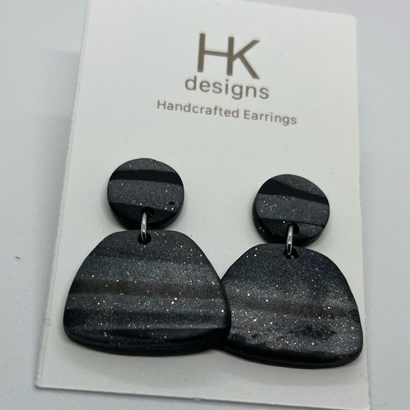 Handcrafted NWT Clay Earrings - Picture 7 of 9